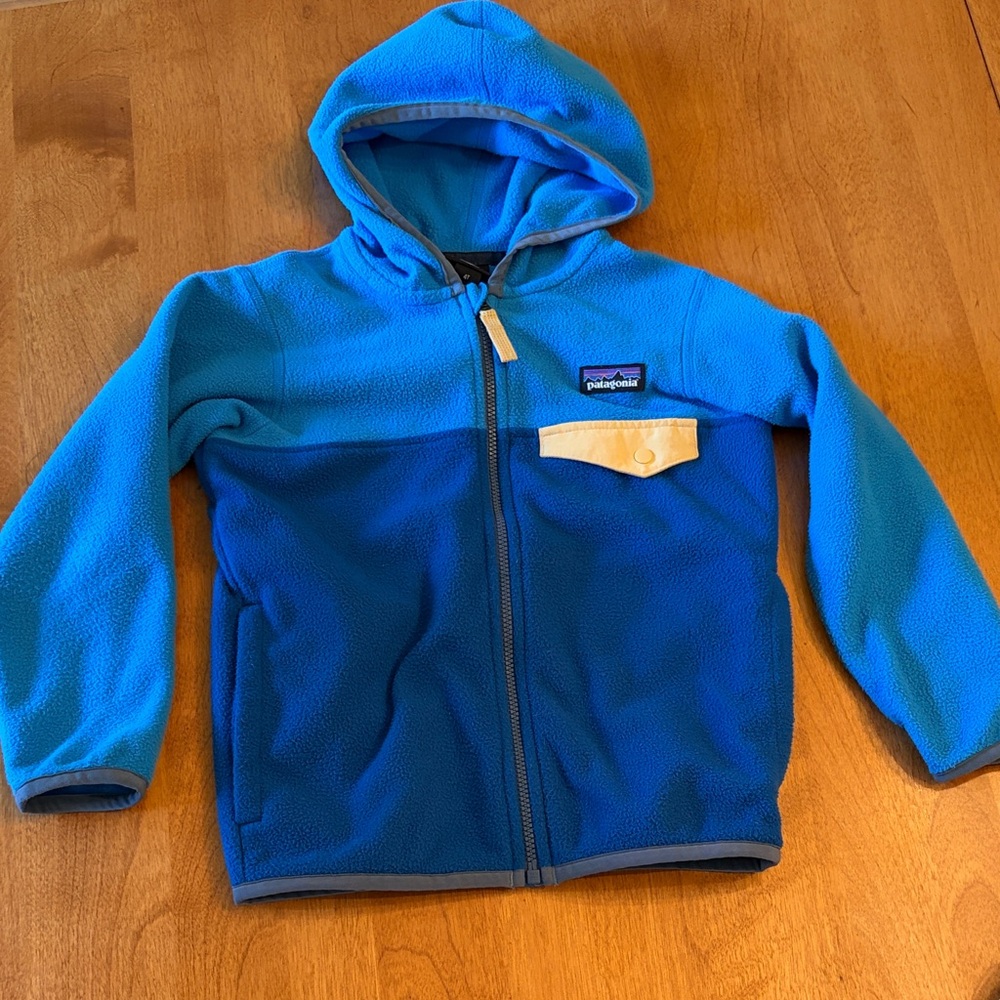 Patagonia Kids Two-Tone Blue Fleece Hoodie with Cream Pocket Accent